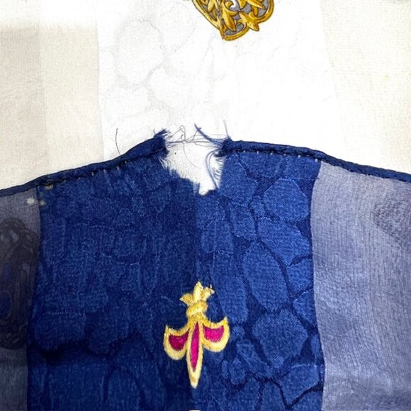 Vgt Trussardy 100% silk Scarf satin & chiffon 62x17" Blue Ivert Gold Flroal (18) - Picture 5 of 8